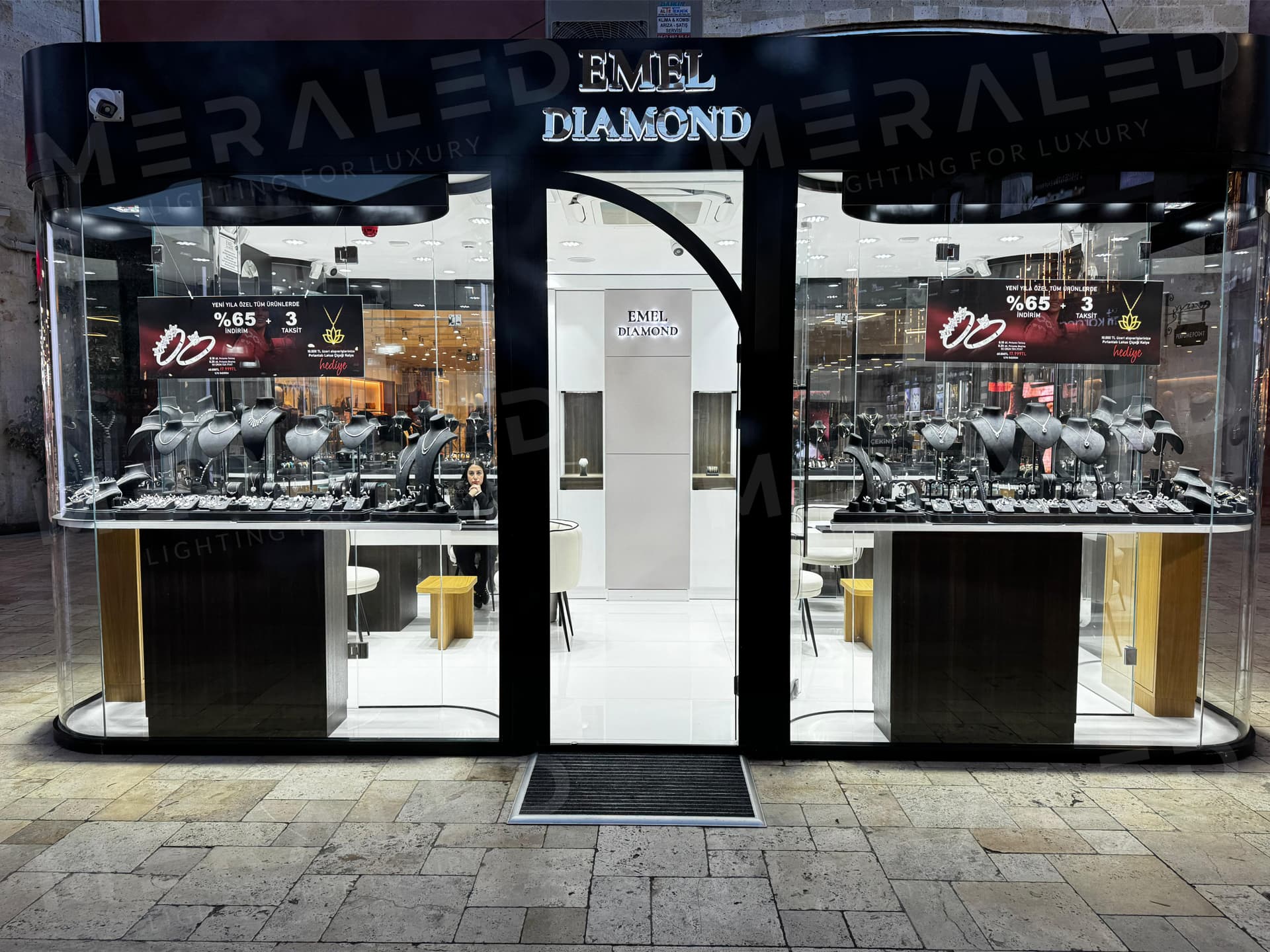 Emel Diamond - Viaport AVM thumbnail 2