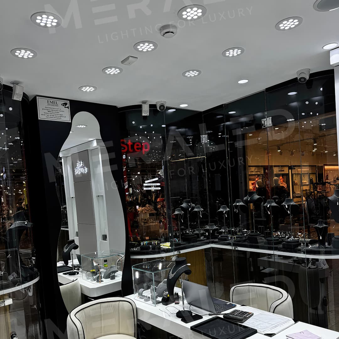 Emel Diamond - Viaport AVM thumbnail 4