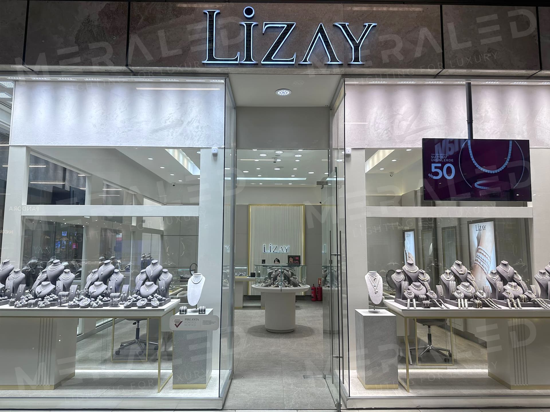 Lizay - Cadde 54 AVM